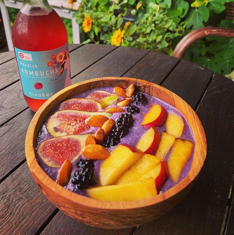 Smoothie bowl med brombær